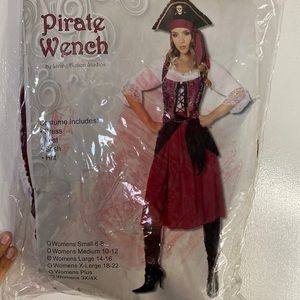 Women Costume pirate wench